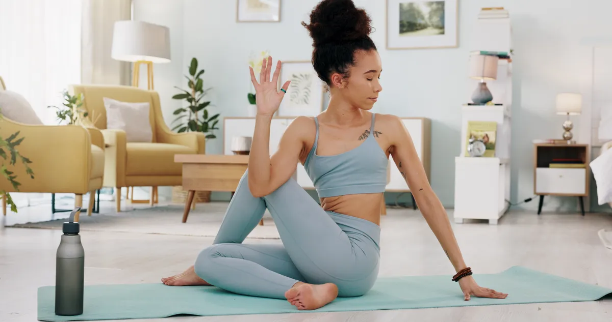 Aktywność fizyczna w domu: joga, fitness, taniec offline