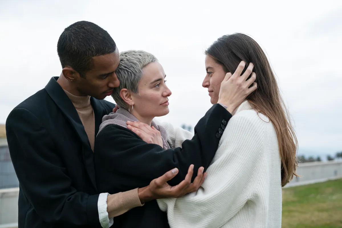 Jak przeżywać stratę? Przewodnik po żałobie, emocjach i wsparciu