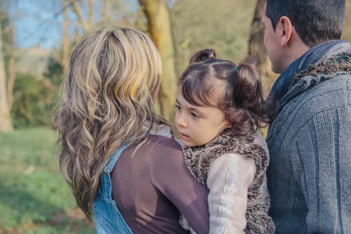 Jak rozmawiać z dziećmi o trudnych tematach? Poradnik dla rodziców