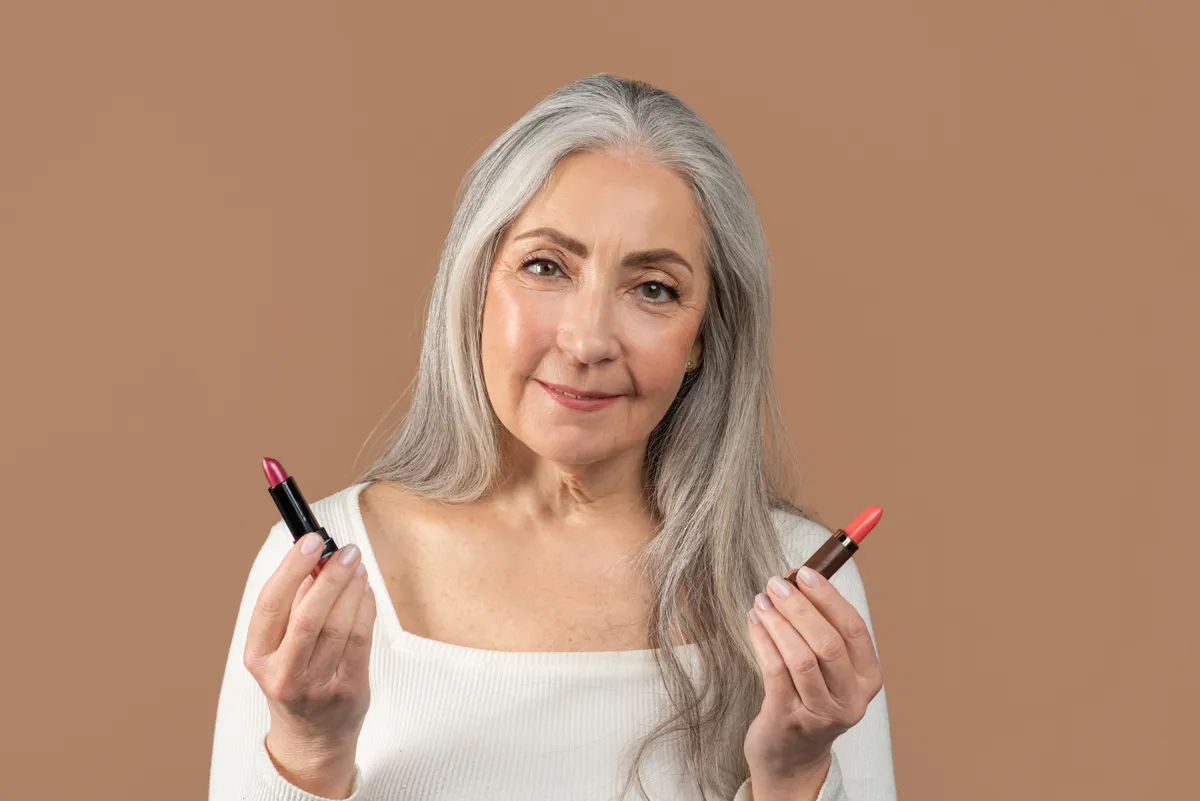 Jakie kosmetyki dla kobiet po 50? Kompletny przewodnik po pielęgnacji skóry dojrzałej